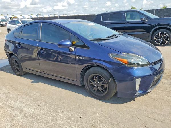 2013 TOYOTA PRIUS
