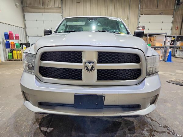 2015 RAM 1500 ST