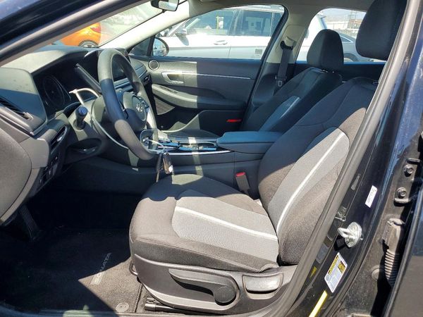 2022 HYUNDAI SONATA SE