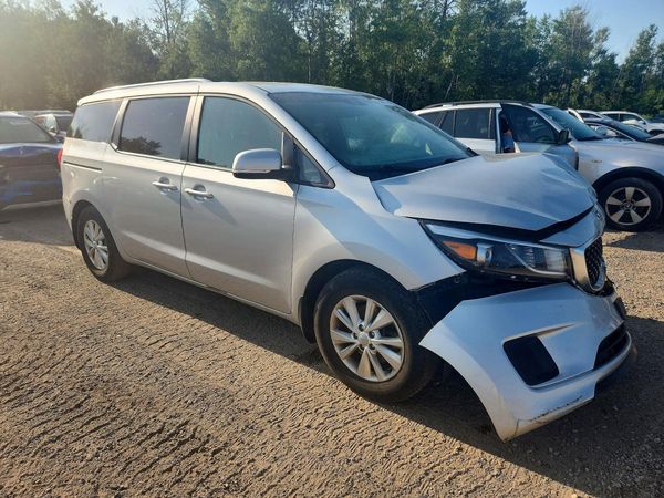 2017 KIA SEDONA LX