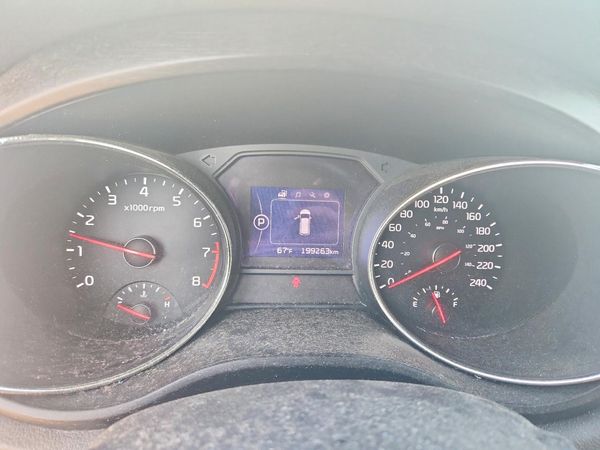 2017 KIA SEDONA LX