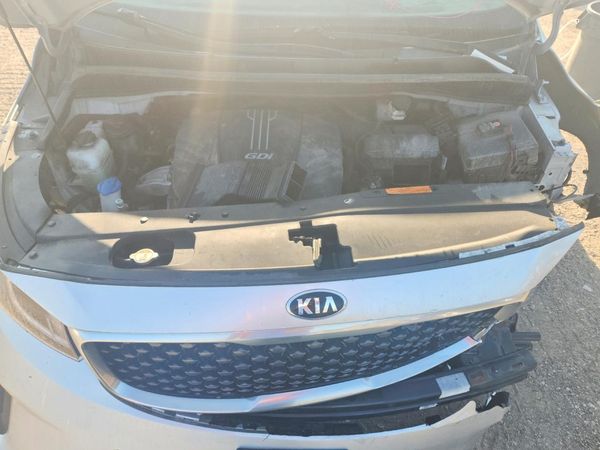 2017 KIA SEDONA LX
