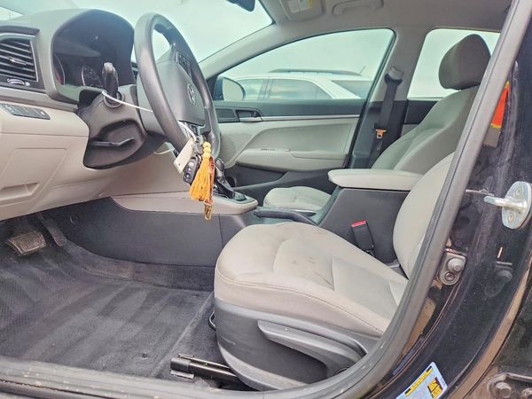 2017 HYUNDAI ELANTRA SE Base