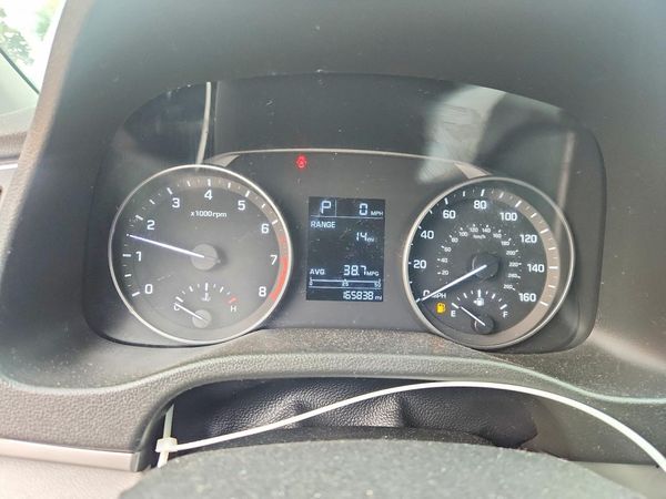 2017 HYUNDAI ELANTRA SE Base
