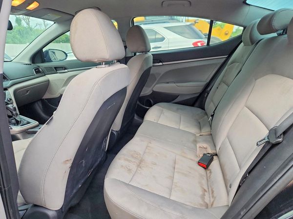 2017 HYUNDAI ELANTRA SE Base