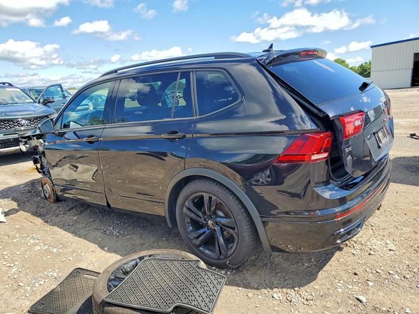 2024 VOLKSWAGEN TIGUAN 4Motion SE R-Line Black — DSRA