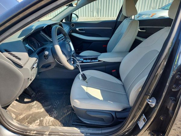 2023 HYUNDAI SONATA SE
