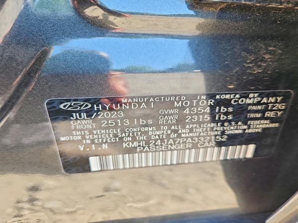 2023 HYUNDAI SONATA SE