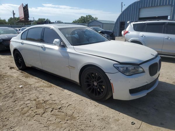 2014 BMW 750