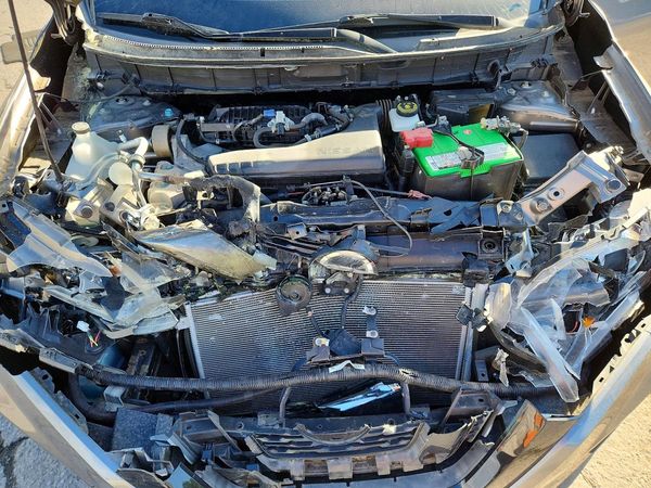 2019 NISSAN ROGUE — Engine bay