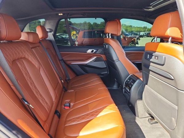 2022 BMW X5 M50i
