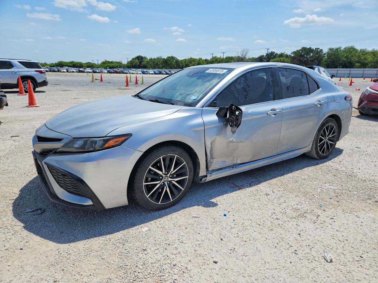 2021 TOYOTA CAMRY SE — Front 3/4