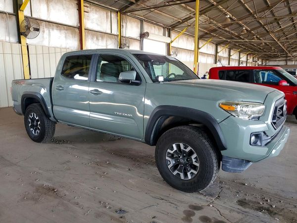 2022 TOYOTA TACOMA SR5