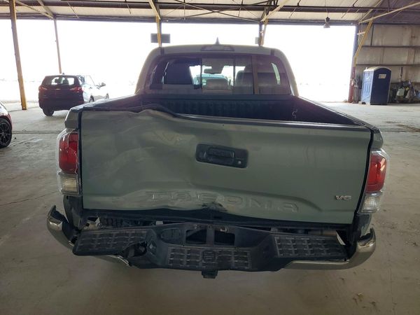 2022 TOYOTA TACOMA SR5