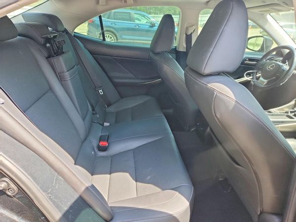 2019 LEXUS IS