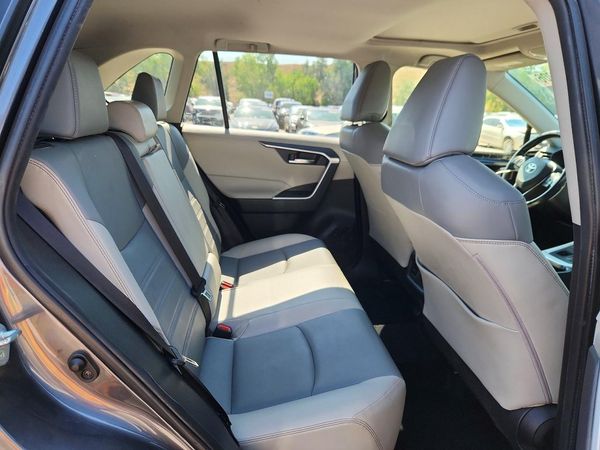 2019 TOYOTA RAV4