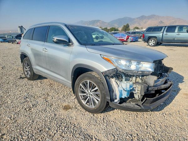 2017 TOYOTA HIGHLANDER SE/XLE