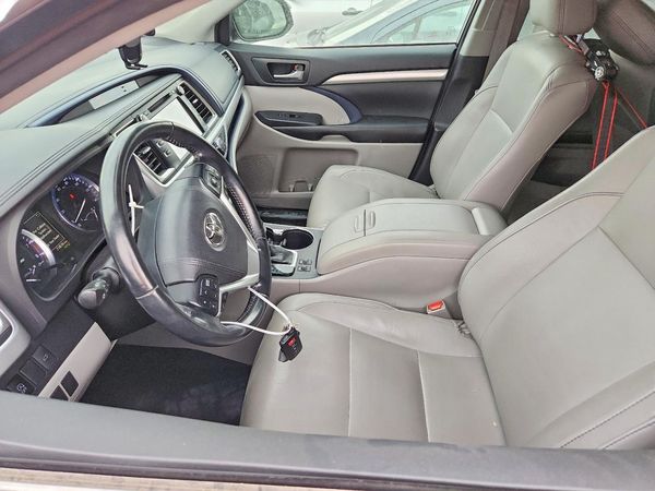 2017 TOYOTA HIGHLANDER SE/XLE