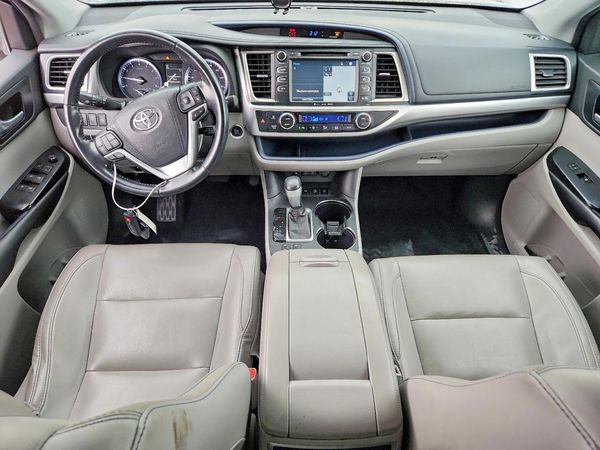 2017 TOYOTA HIGHLANDER SE/XLE