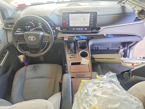 2024 TOYOTA SIENNA