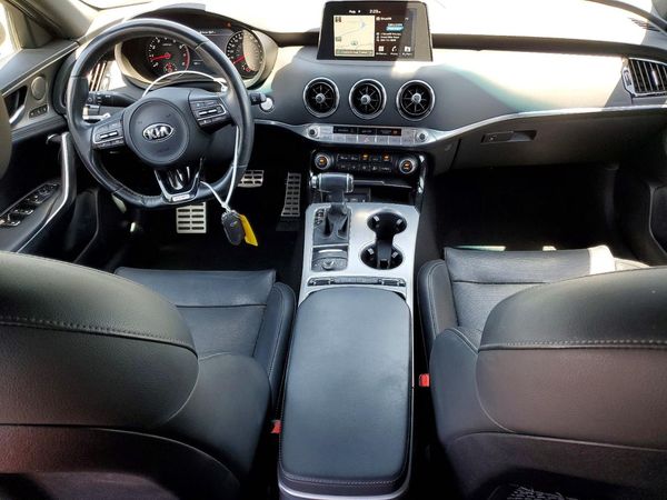 2019 KIA STINGER