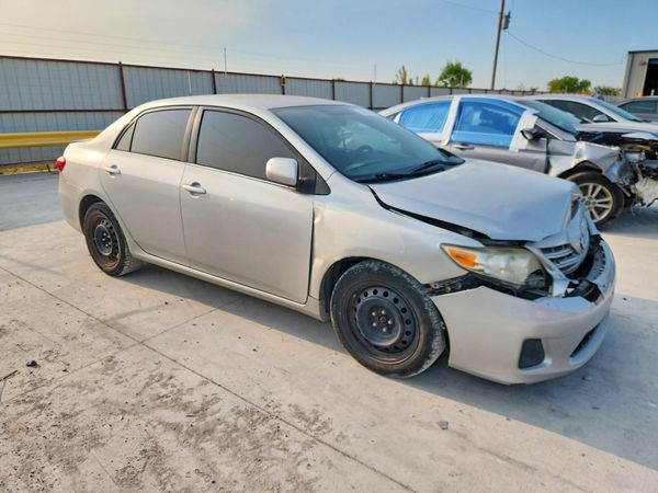 2013 TOYOTA COROLLA