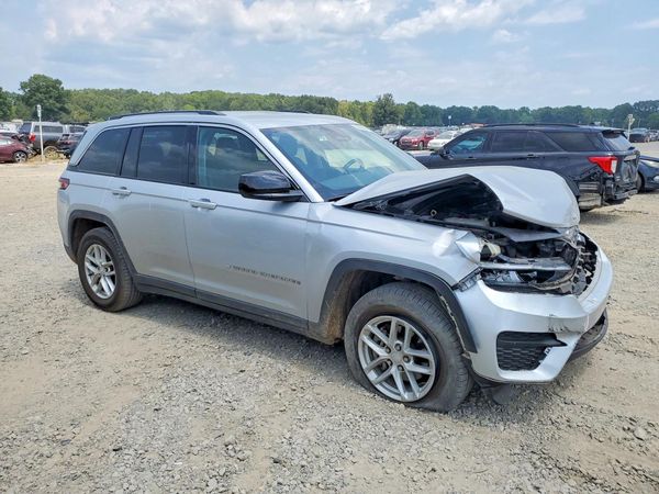 2023 JEEP GRAND CHEROKEE Laredo, Altitude