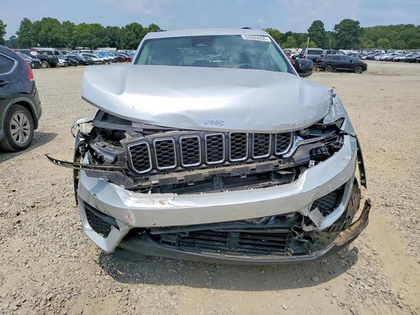 2023 JEEP GRAND CHEROKEE Laredo, Altitude