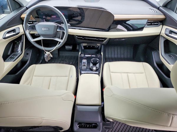 2025 AUDI Q6 E-TRON e-tron Premium