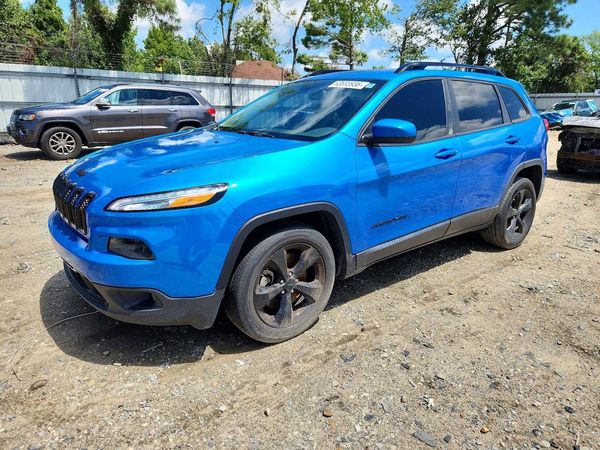 2018 JEEP CHEROKEE — Front 3/4