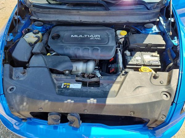 2018 JEEP CHEROKEE — Engine bay