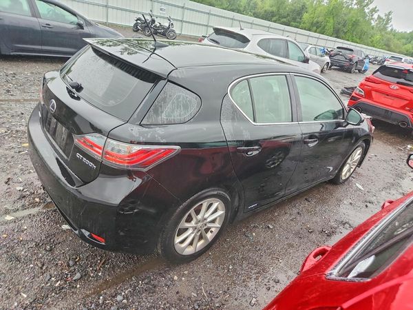 2013 LEXUS CT 200h
