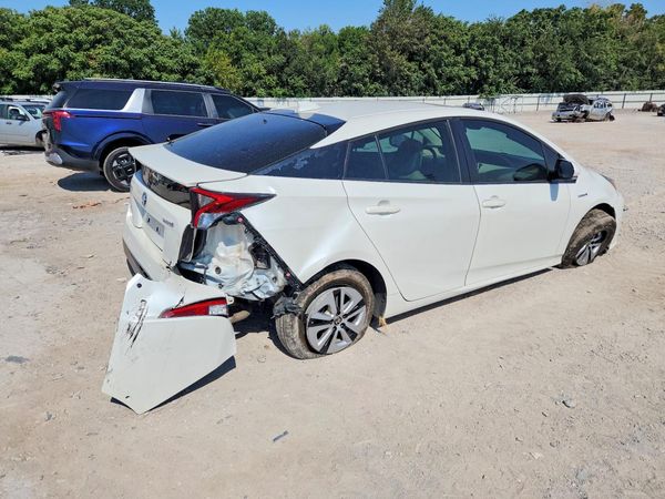 2016 TOYOTA PRIUS