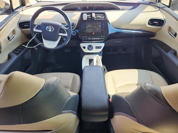 2016 TOYOTA PRIUS