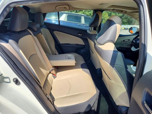 2016 TOYOTA PRIUS
