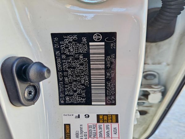 2016 TOYOTA PRIUS