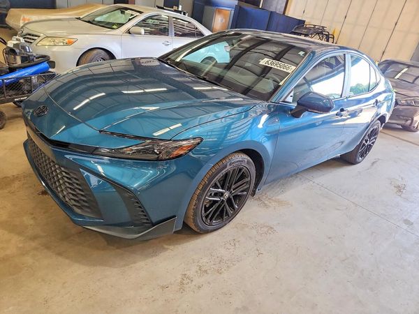 2025 TOYOTA CAMRY