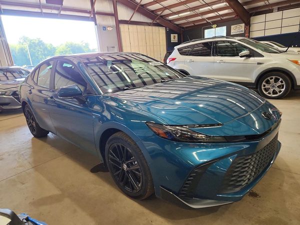 2025 TOYOTA CAMRY