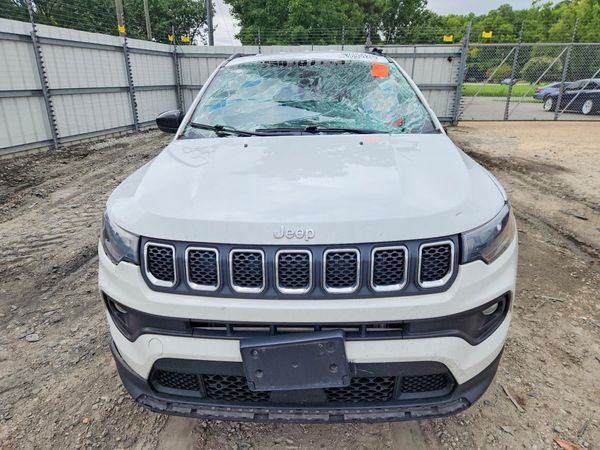 2023 JEEP COMPASS North, Latitude