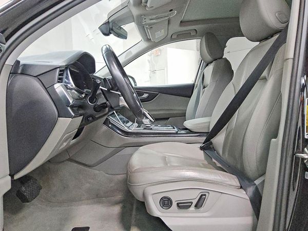 2021 AUDI Q7 quattro Premium Plus