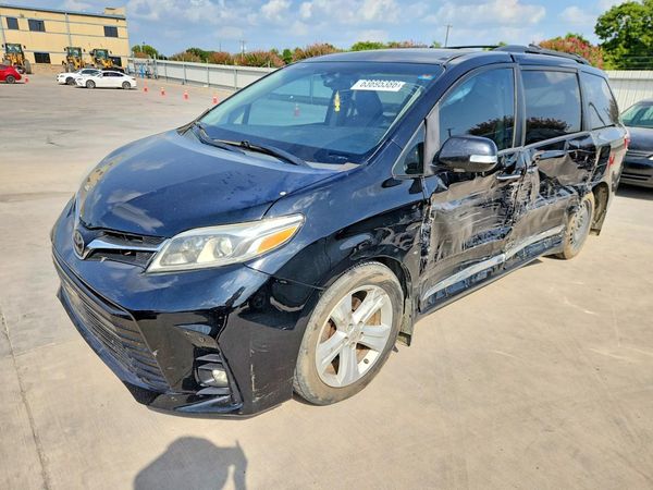 2015 TOYOTA SIENNA