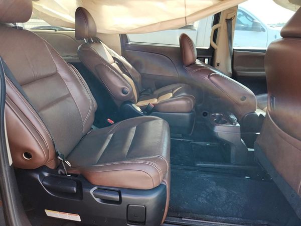 2015 TOYOTA SIENNA