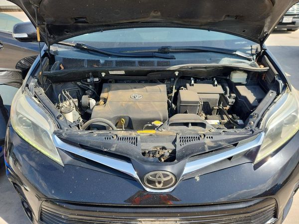 2015 TOYOTA SIENNA