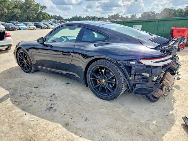 2018 PORSCHE 911