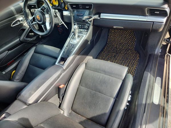 2018 PORSCHE 911
