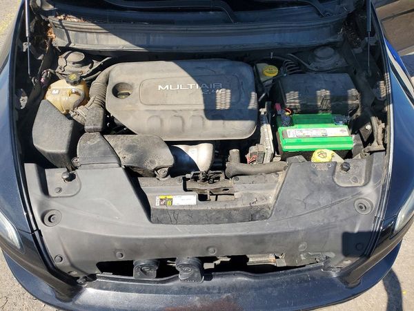 2015 JEEP CHEROKEE Latitude — Engine bay