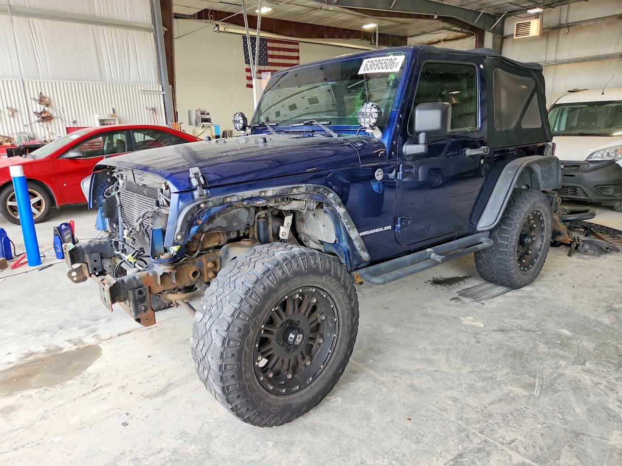 2013 JEEP WRANGLER Sahara — Front 3/4