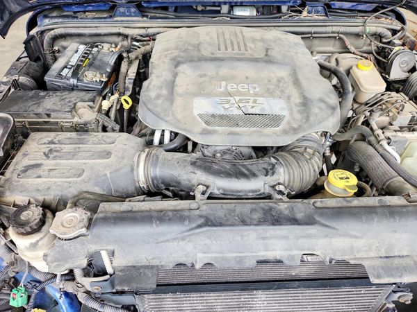 2013 JEEP WRANGLER Sahara — Engine bay
