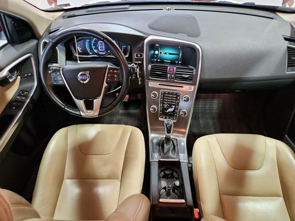 2016 VOLVO XC60 SV35 Platinum