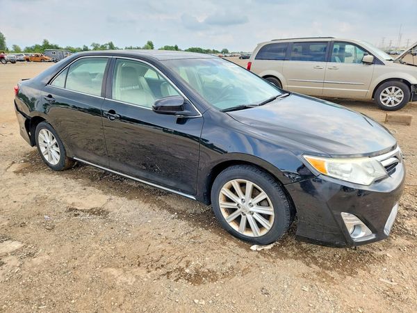 2014 TOYOTA CAMRY